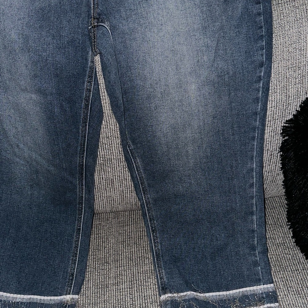 Cute Jean capris pants New with Tag